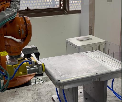 金屬制品機器人打磨